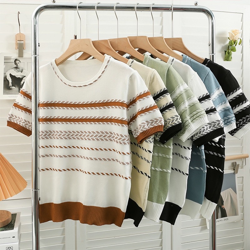 Border contrast summer knit tops